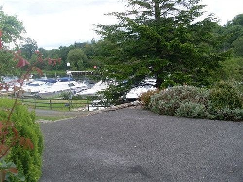 Carrybridge Lakeside Lodge Эннискиллен Экстерьер фото