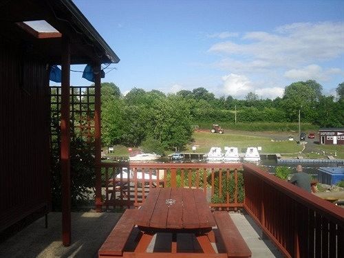 Carrybridge Lakeside Lodge Эннискиллен Экстерьер фото